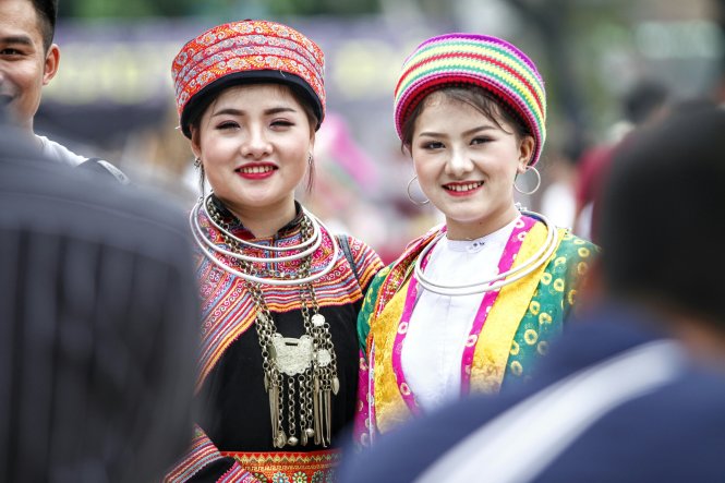 Những[-]hình[-]ảnh[-]đẹp[-]về[-]ngày[-]hội[-]của[-]dân[-]tộc[-]Mông